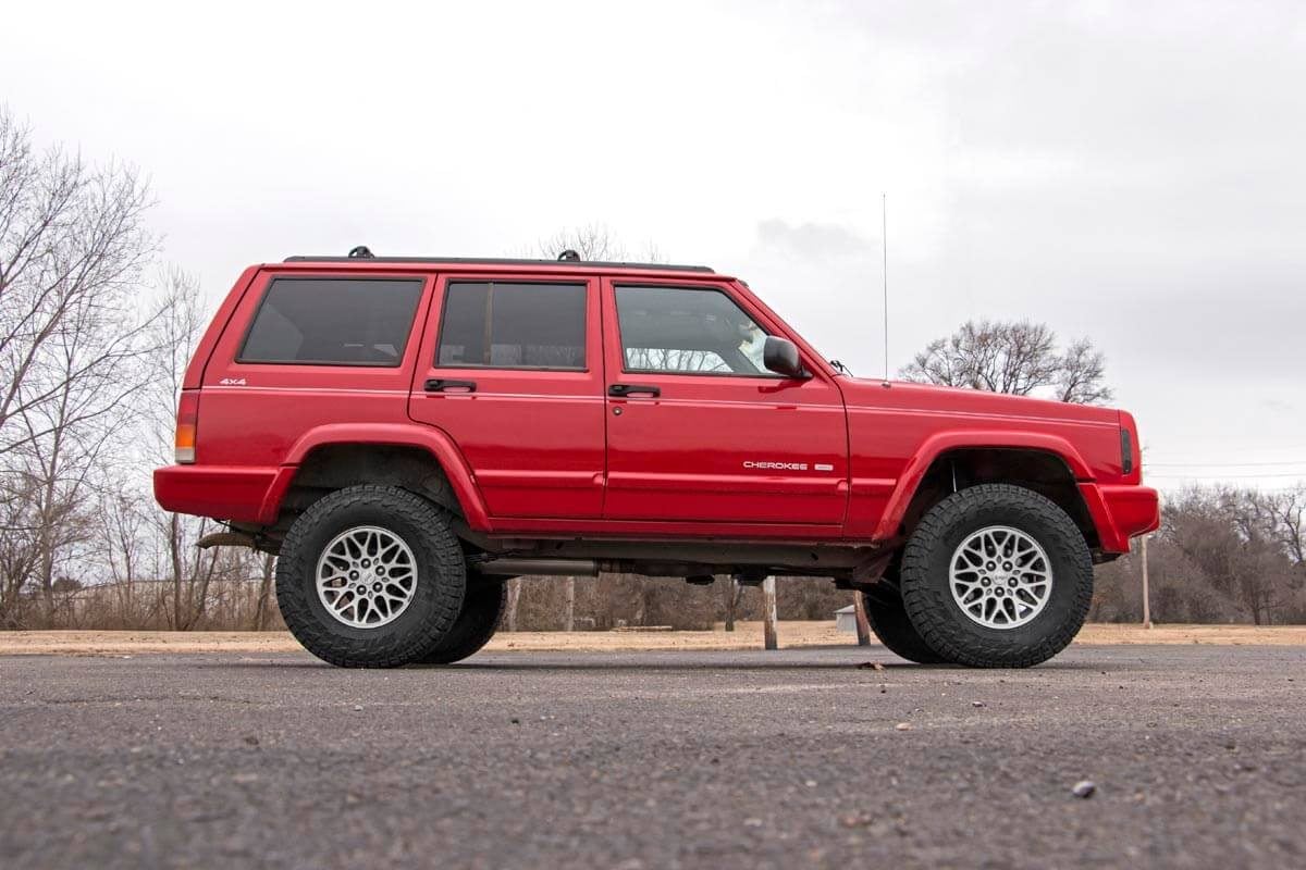 Jeep Cherokee Suspension Lift Kit - Rough Country - 3 Inch Lift Kit | SII | RR AAL | M1 - '85-'01